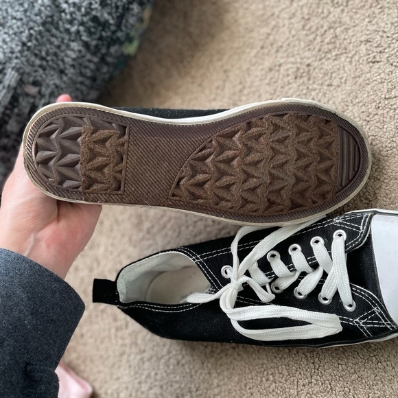 Black Converse Sneaker - Picture 3 of 3